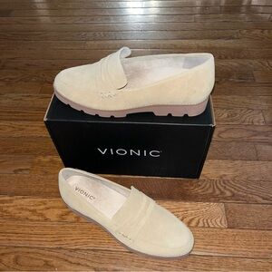 Vionic Suede Cheryl Comfort Loafer Light Sand Tan Woman’s Size 12